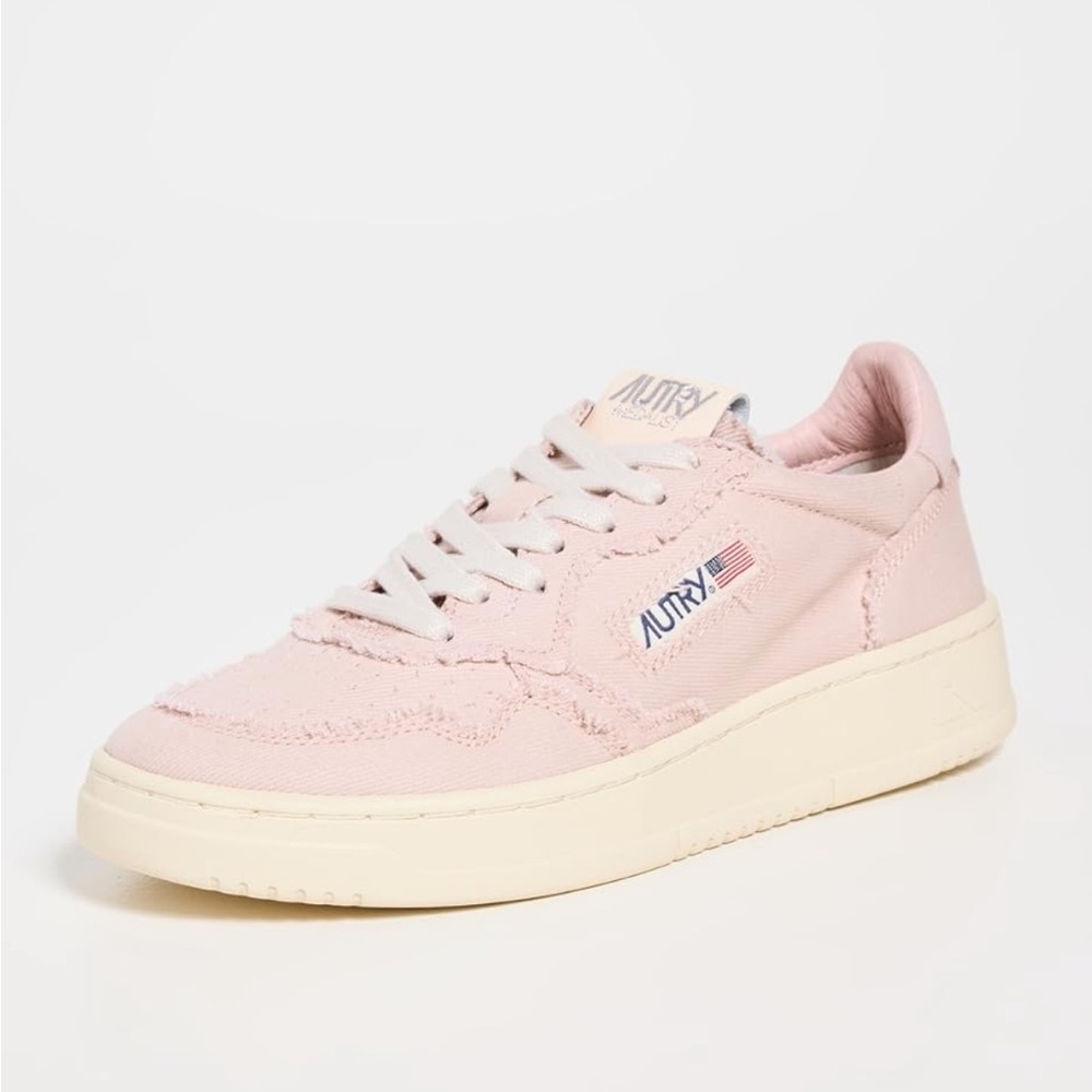 Autry Medalist Low Sneakers Size 8